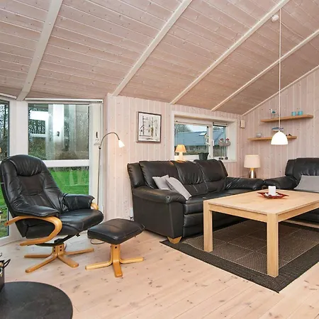 Modern Retreat In Als - By Traum בית נופש