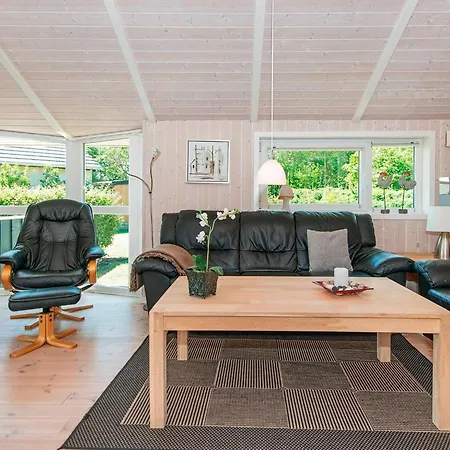 Modern Retreat In Als - By Traum בית נופש